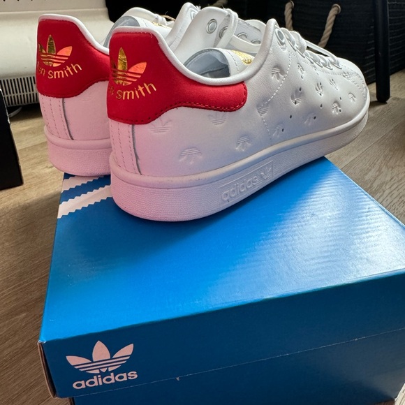 NWT ADIDAS Stan Smith Sneakers - Picture 1 of 5